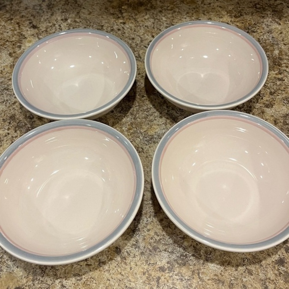 Pfaltzgraff Aura Light Pink 6” Bowls with Pink And Blue Rim Set of 4